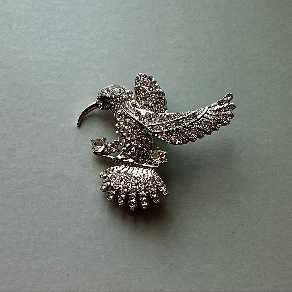 (3 for 20.00)  ew Fashion pave set Rhinestones ,Silver Hummingbird Brooch